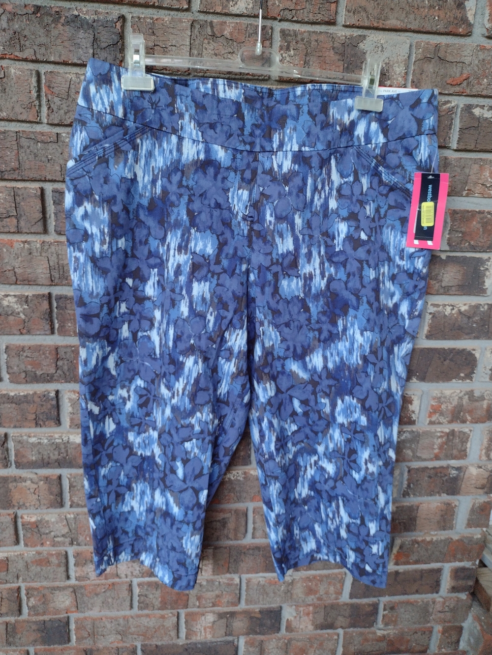 Westbound Woman ParkAve Capri Pants Sz 22W IndigoFloral Pullon Tummy Control NW